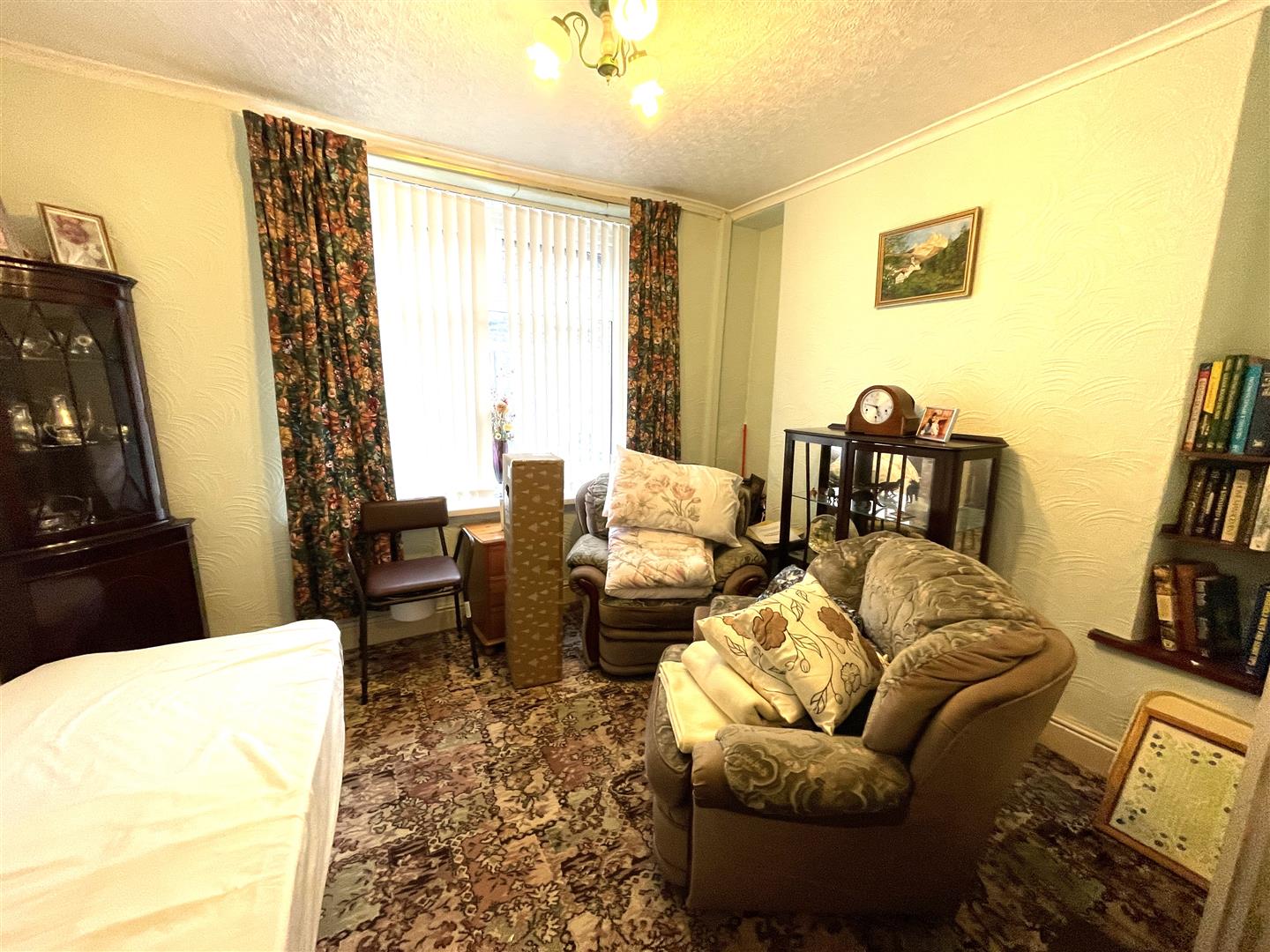4 Bedroom House Mid Terrace Cadwaladr Street, Mountain Ash Durbin & Co